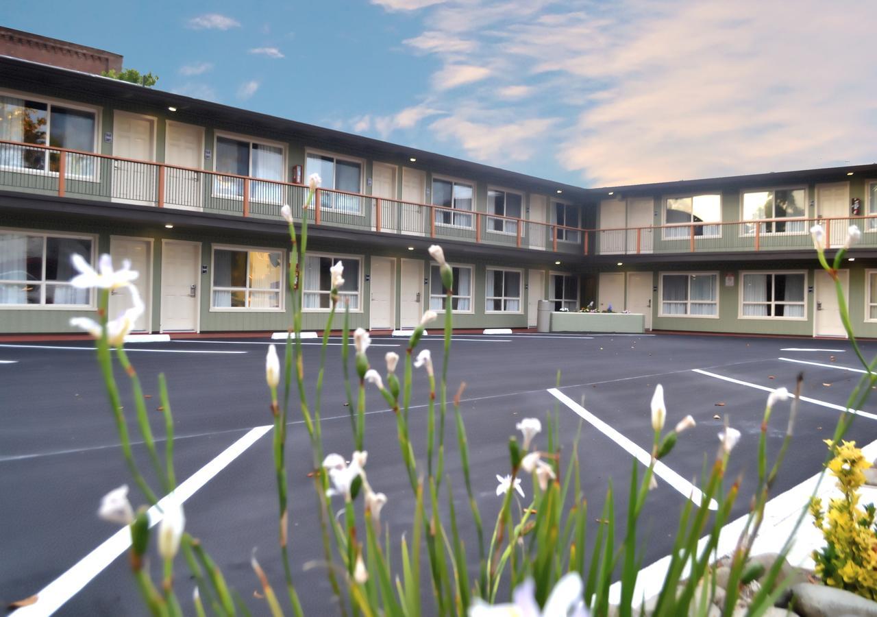 רדינג Thunderbird Lodge מראה חיצוני תמונה